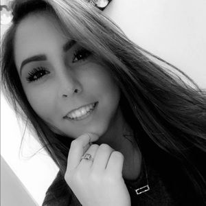 Meet your Posher, Salena